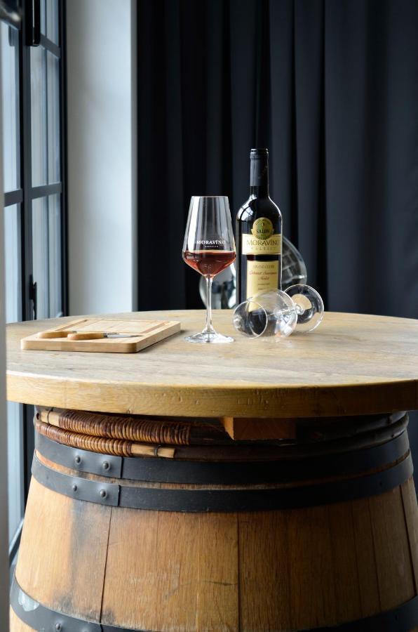 Veltlin Bed & Wine Hotel Valtice Kültér fotó