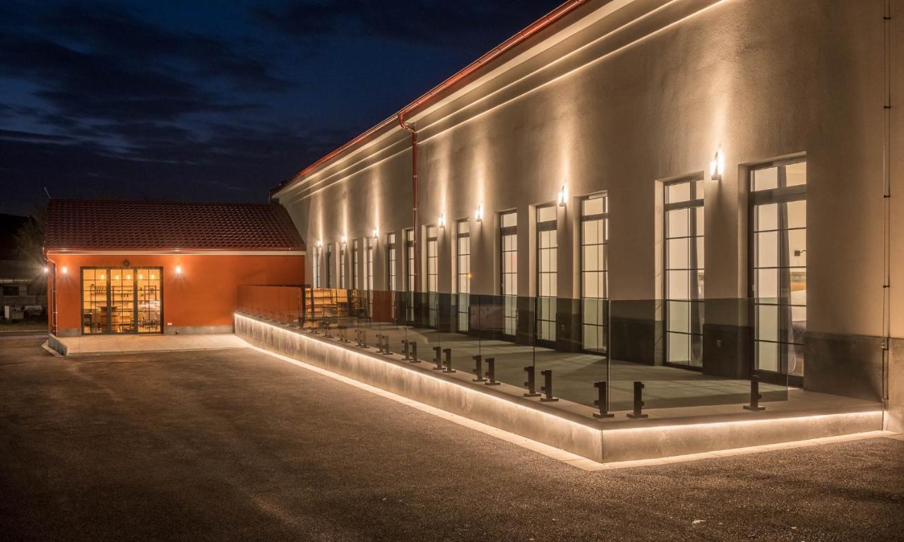 Veltlin Bed & Wine Hotel Valtice Kültér fotó