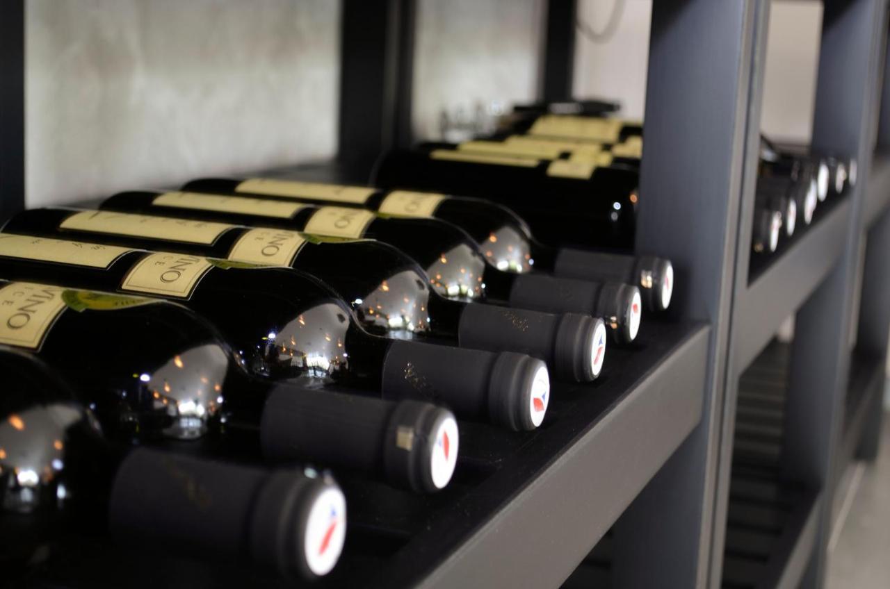 Veltlin Bed & Wine Hotel Valtice Kültér fotó