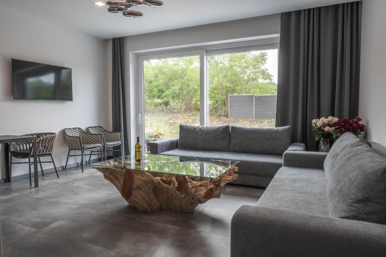 Veltlin Bed & Wine Hotel Valtice Kültér fotó
